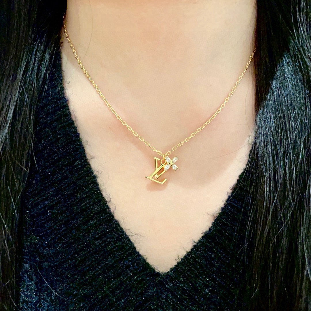 Martin Graham pendant necklace in polished metal-tone – detail view