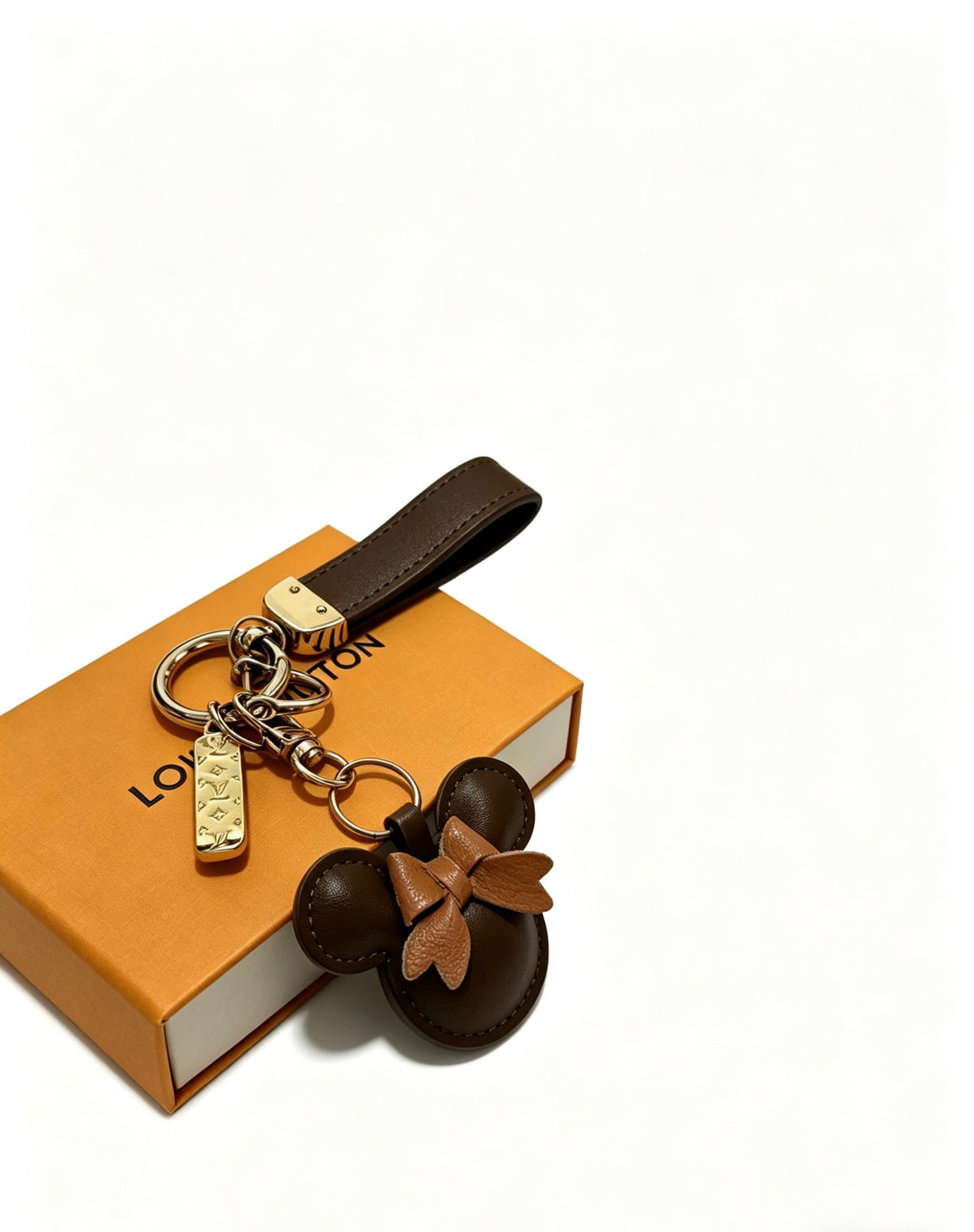 Martin Graham keychain in polished metal-tone – detail view