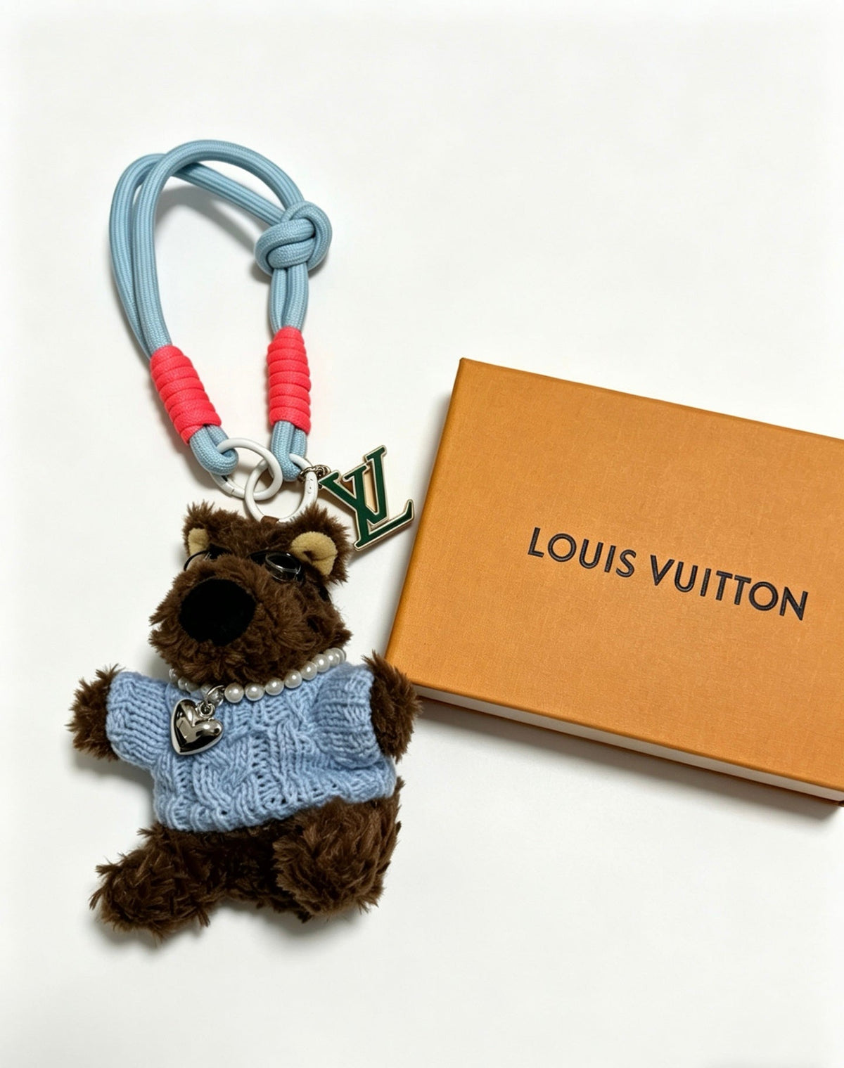 Martin Graham keychain in polished metal-tone – detail view