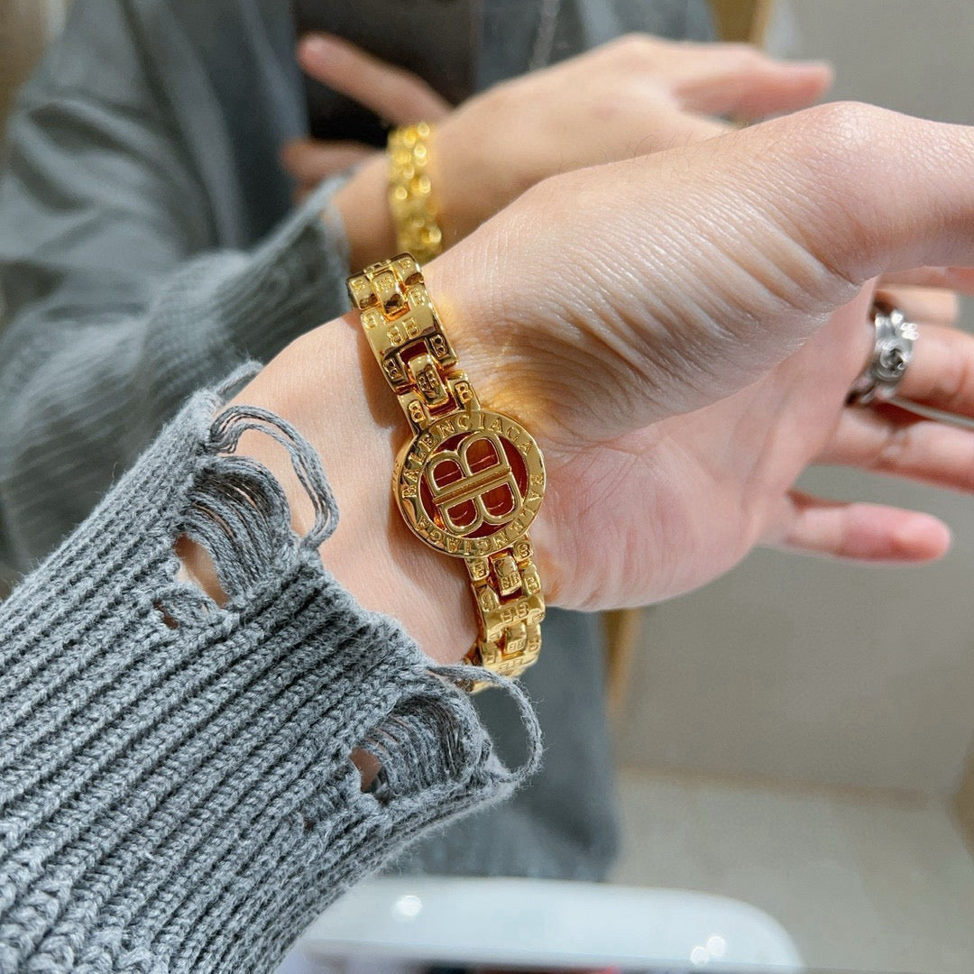 Martin Graham bracelet in polished metal-tone – side detail