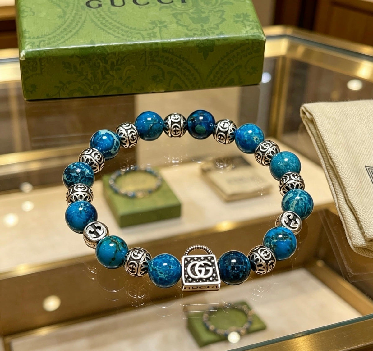 Martin Graham bracelet in polished metal-tone – detail view