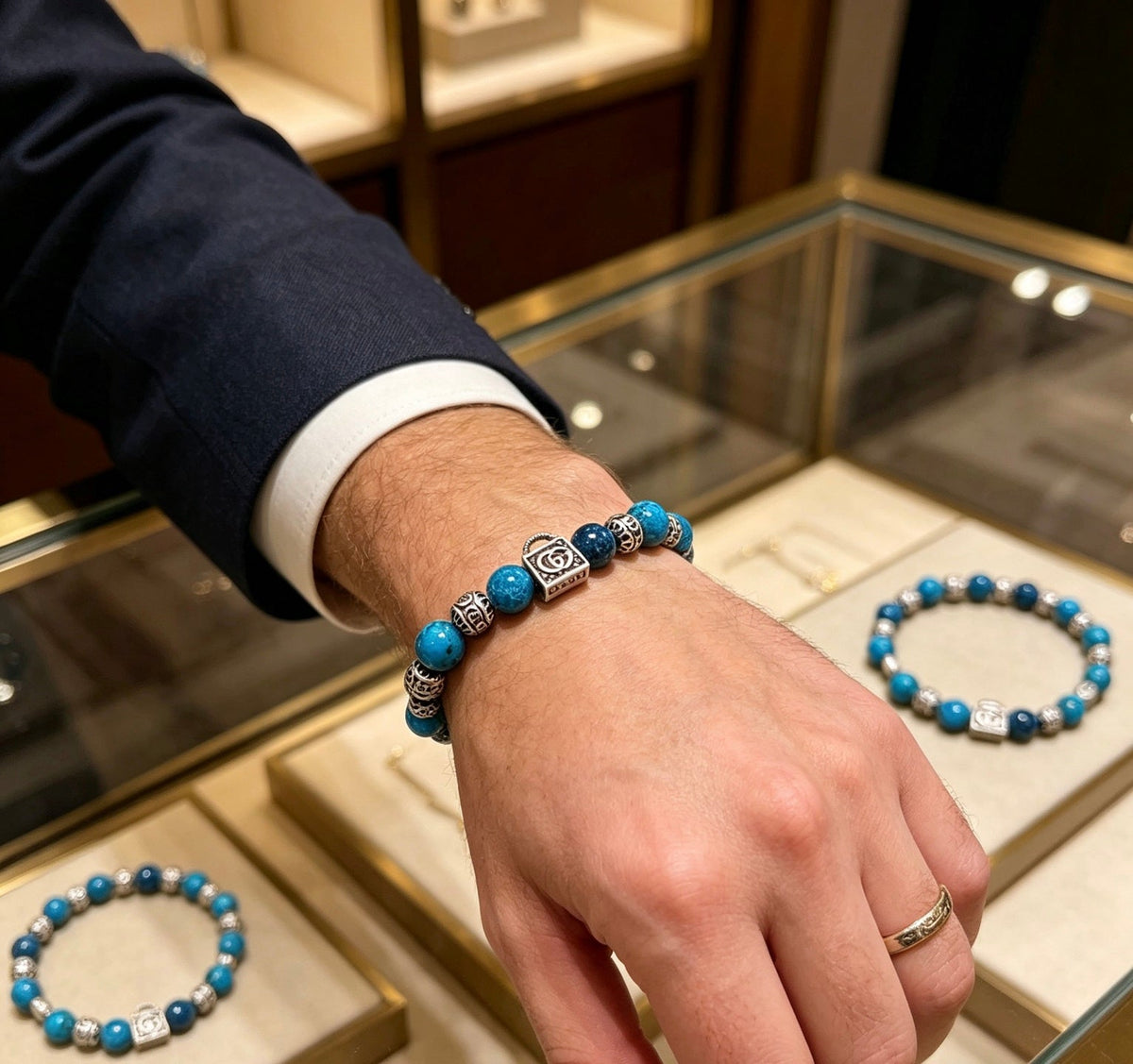 Martin Graham bracelet in polished metal-tone – detail view