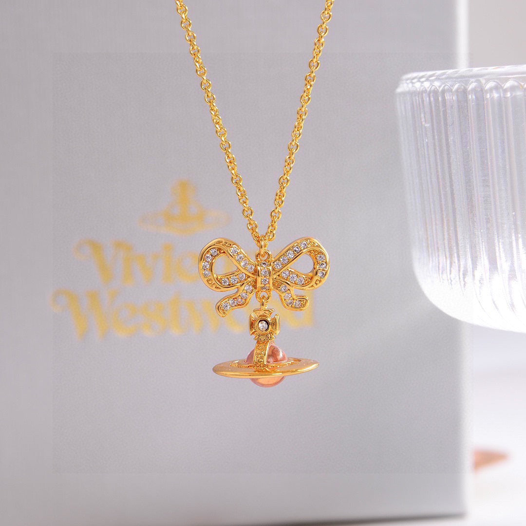 Martin Graham pendant necklace in polished metal-tone – detail view