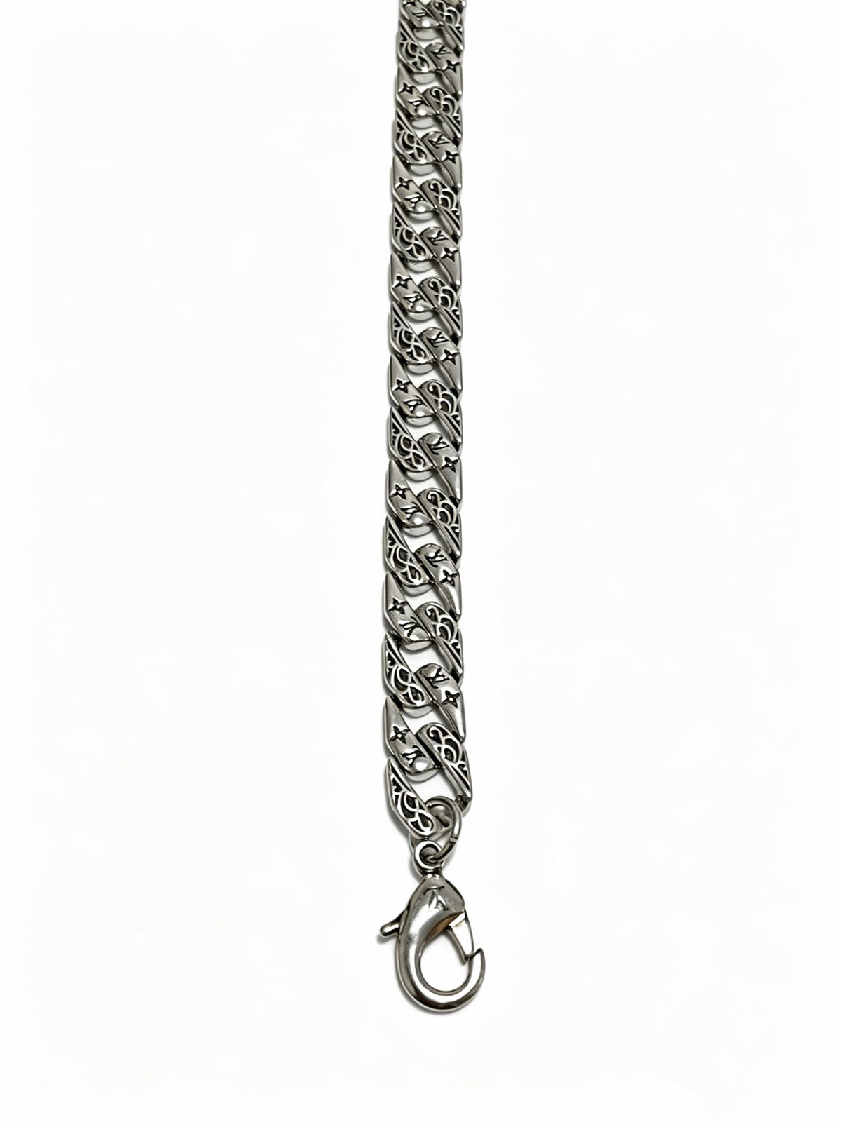 Martin Graham pendant necklace in polished metal-tone – detail view