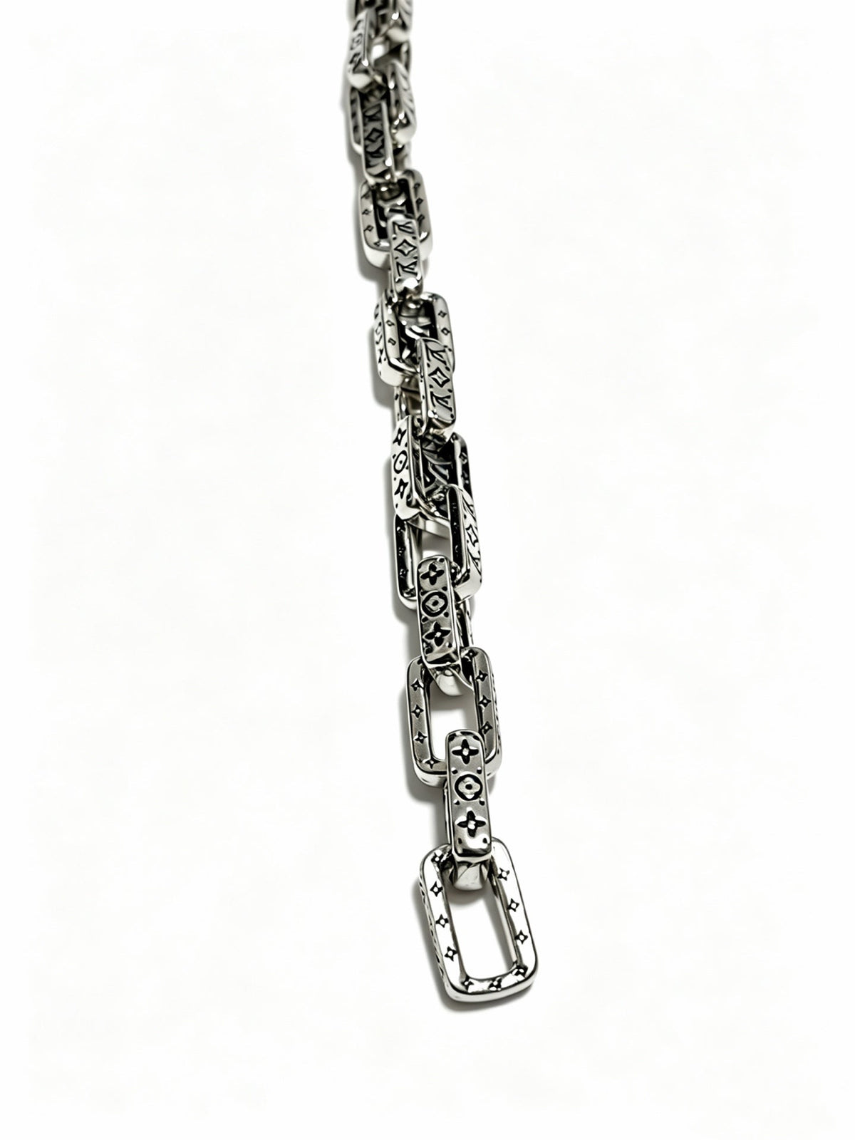 Martin Graham pendant necklace in polished metal-tone – detail view