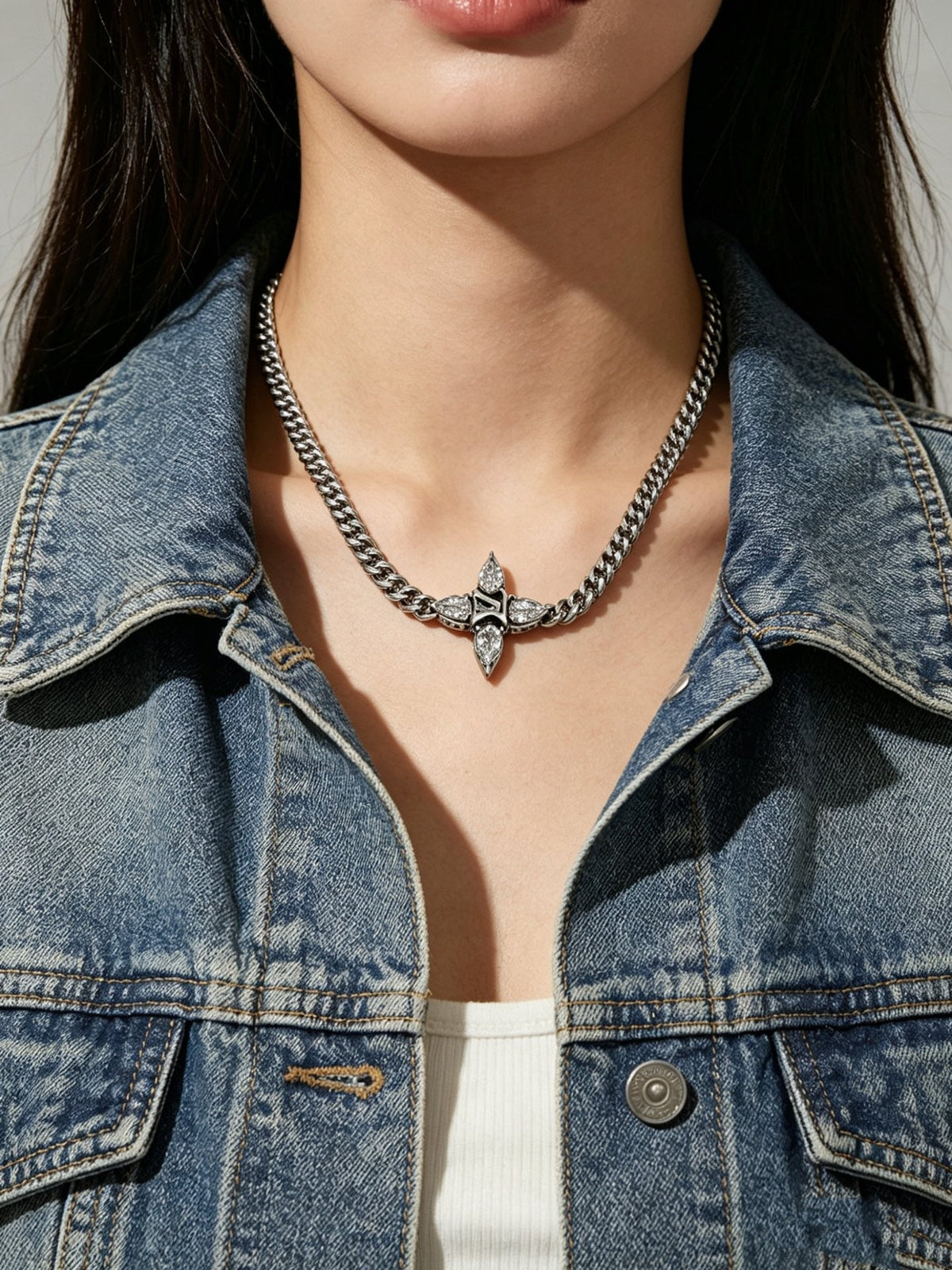 Martin Graham pendant necklace in polished metal-tone – side detail