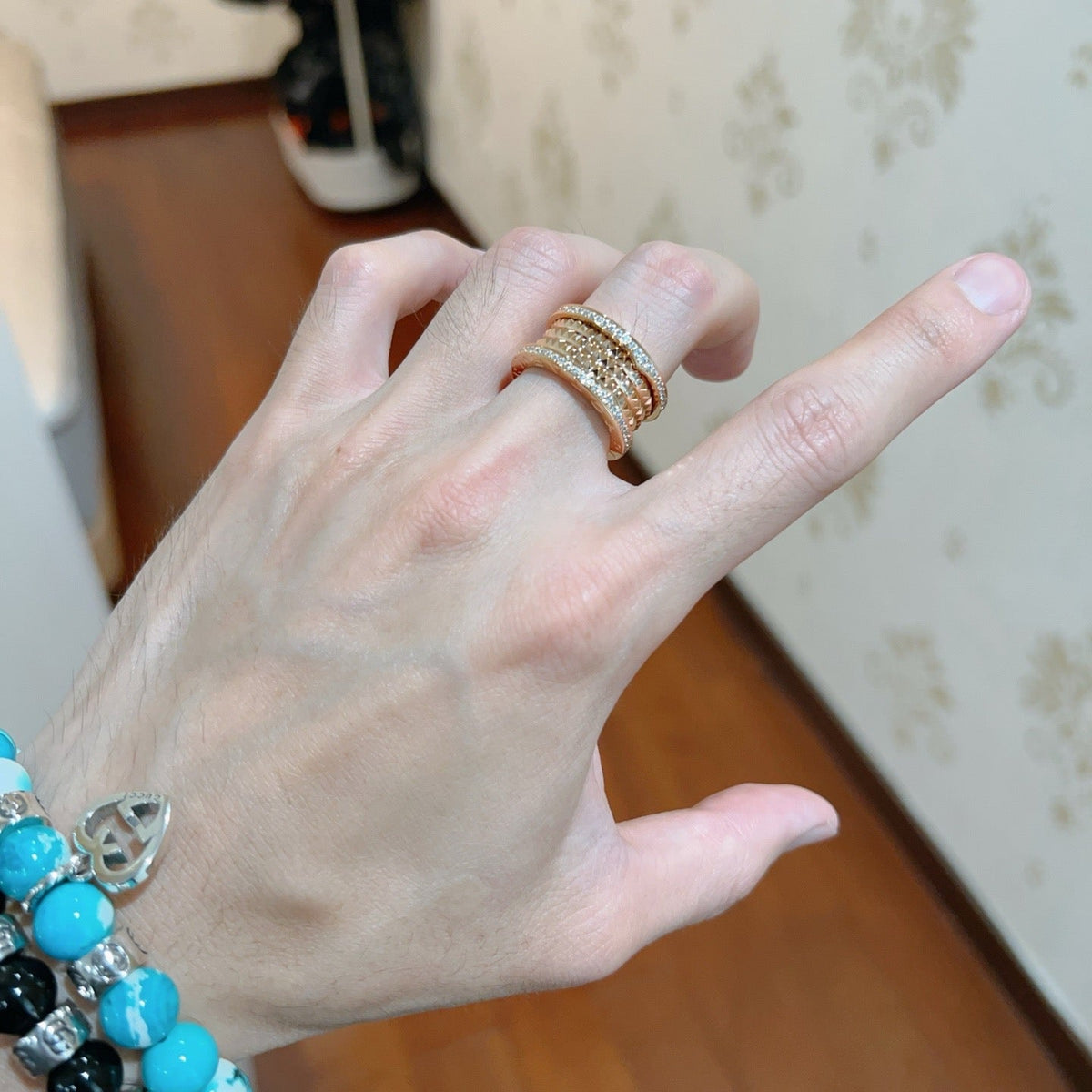 Martin Graham ring in polished metal-tone – detail view