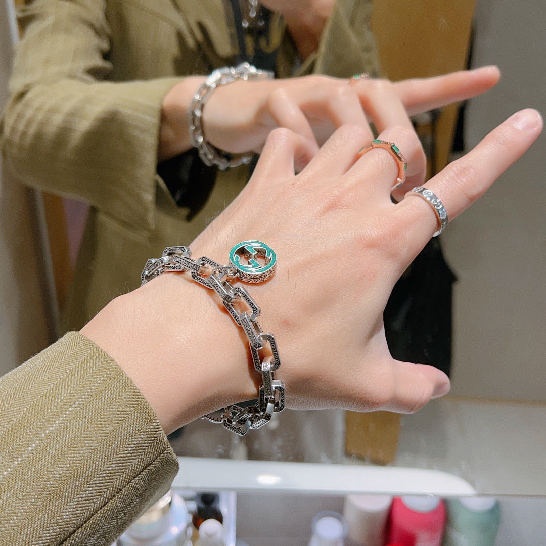 Martin Graham bracelet in polished metal-tone – detail view