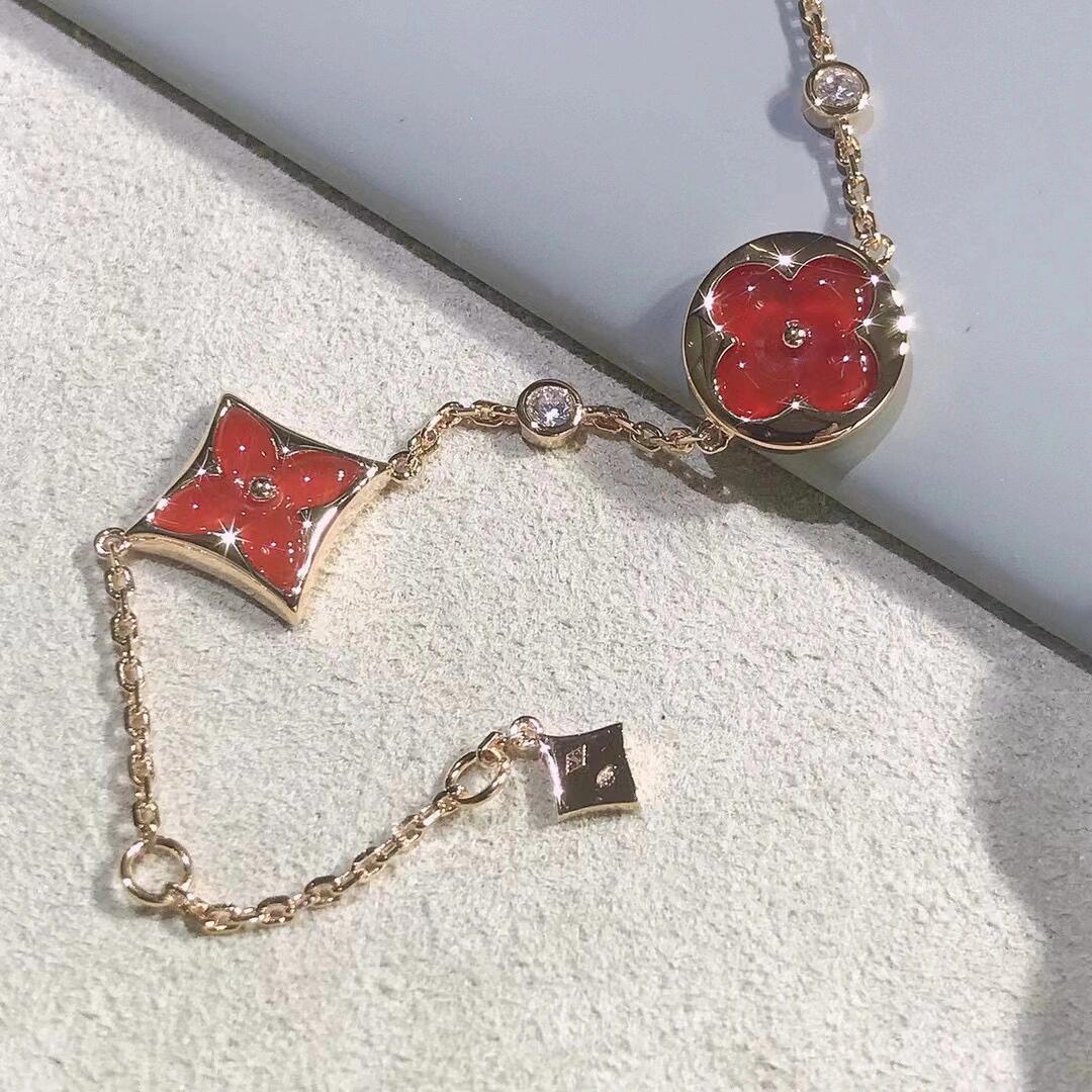 Martin Graham bracelet in polished metal-tone – close-up detail