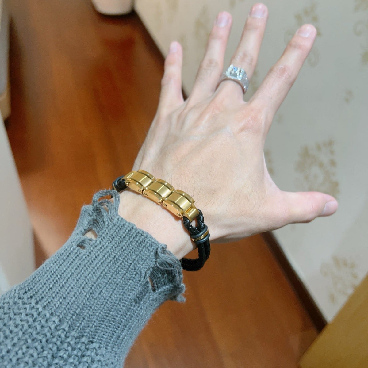 Martin Graham bangle in polished metal-tone – detail view