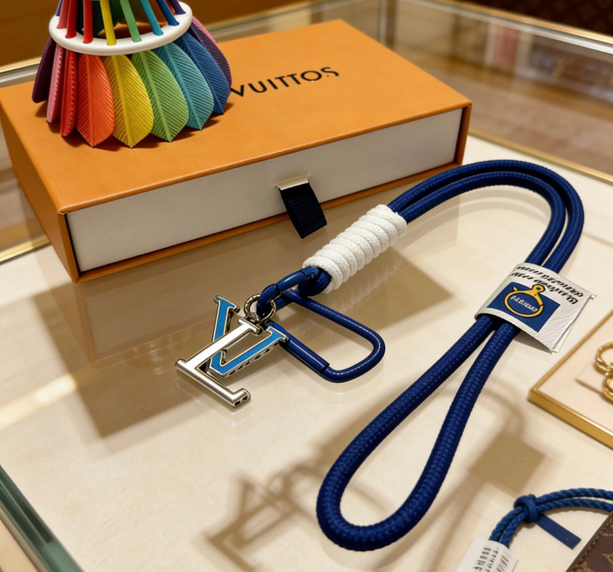 Martin Graham keychain in polished metal-tone – side detail
