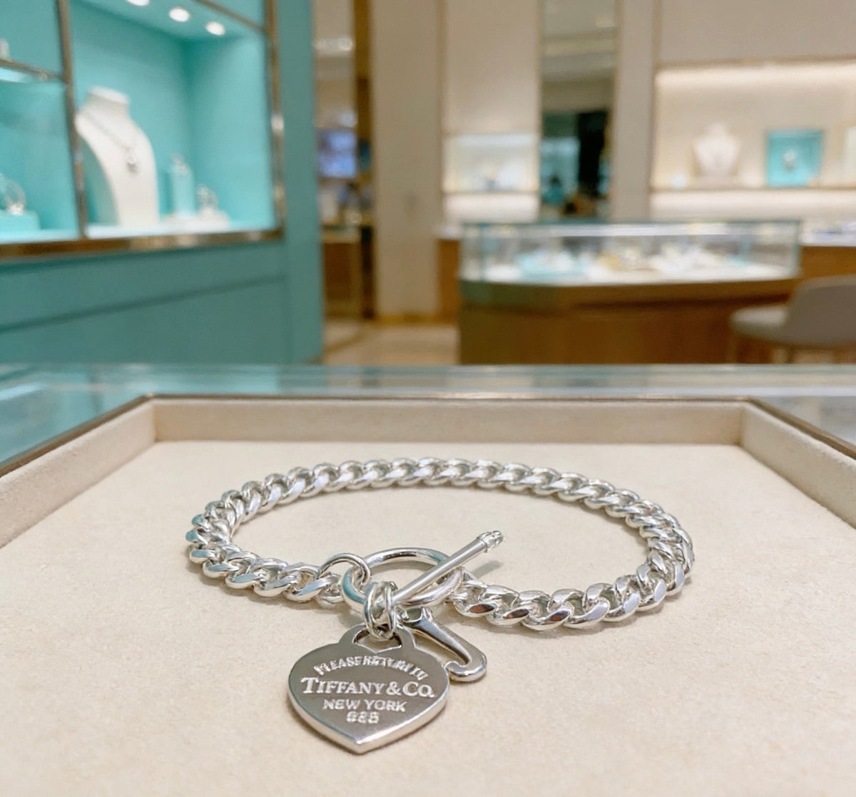Martin Graham bracelet in polished metal-tone – detail view