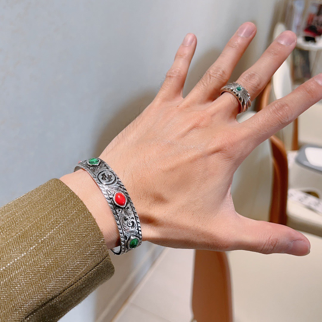 Martin Graham bangle in polished metal-tone – detail view
