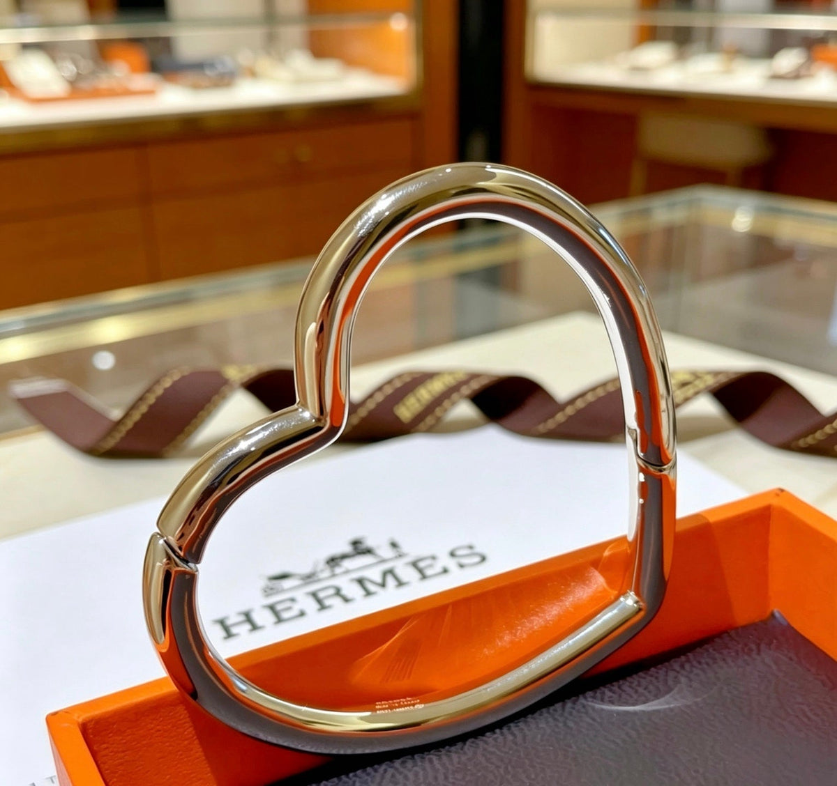 Martin Graham bangle in polished metal-tone – close-up detail