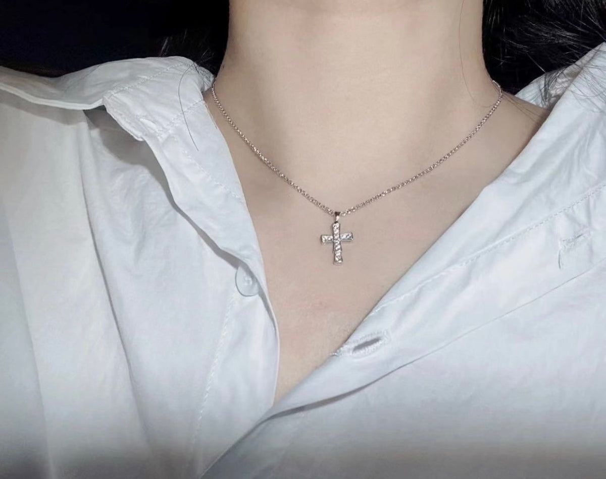Martin Graham pendant necklace in polished metal-tone – front product view
