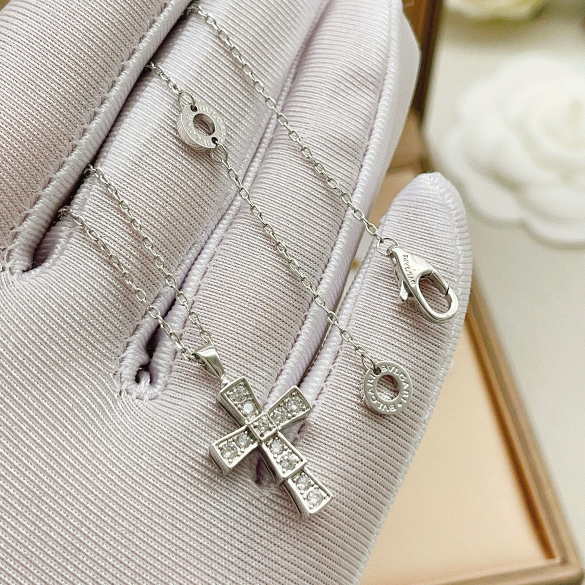 Martin Graham pendant necklace in polished metal-tone – close-up detail