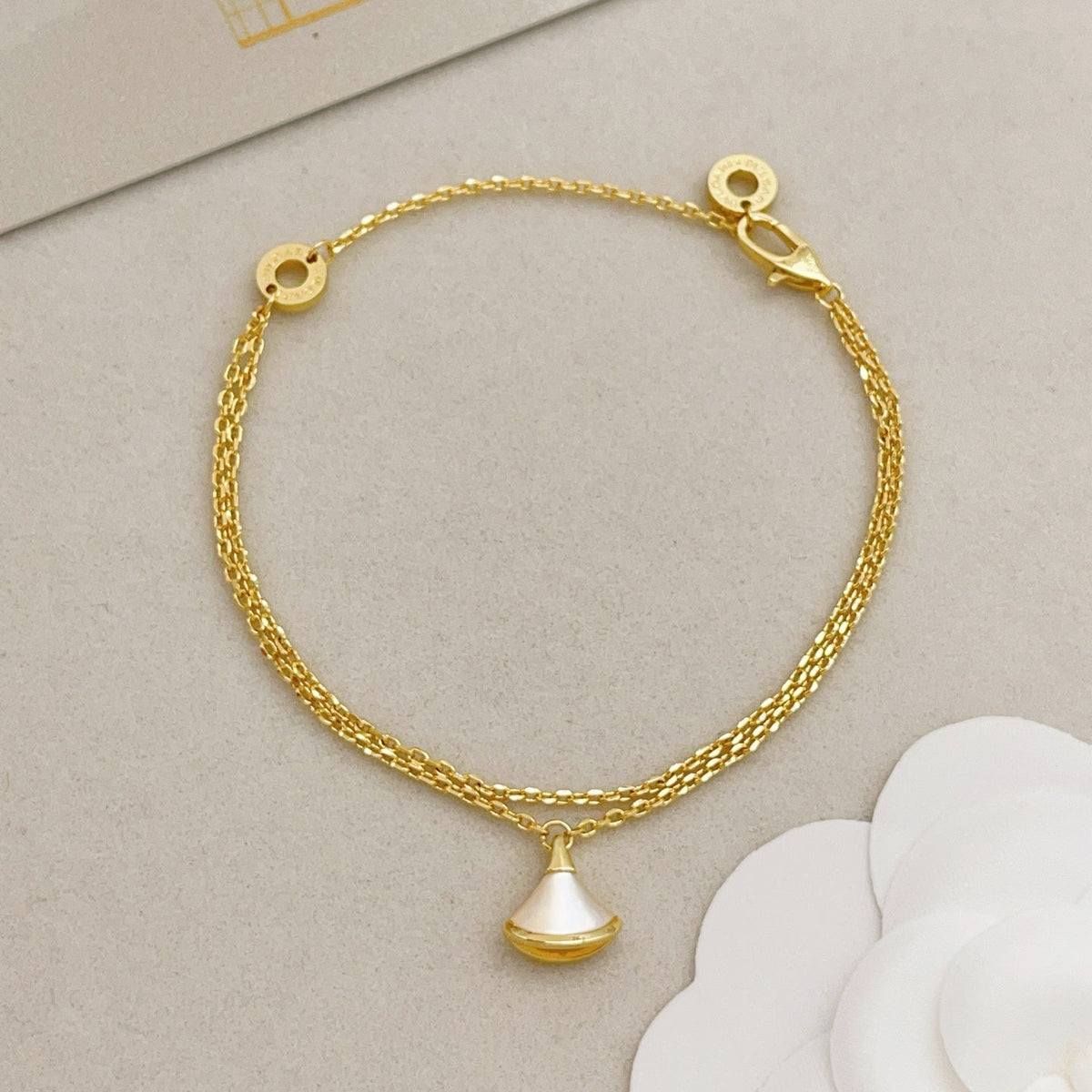 Martin Graham bracelet in polished metal-tone – detail view