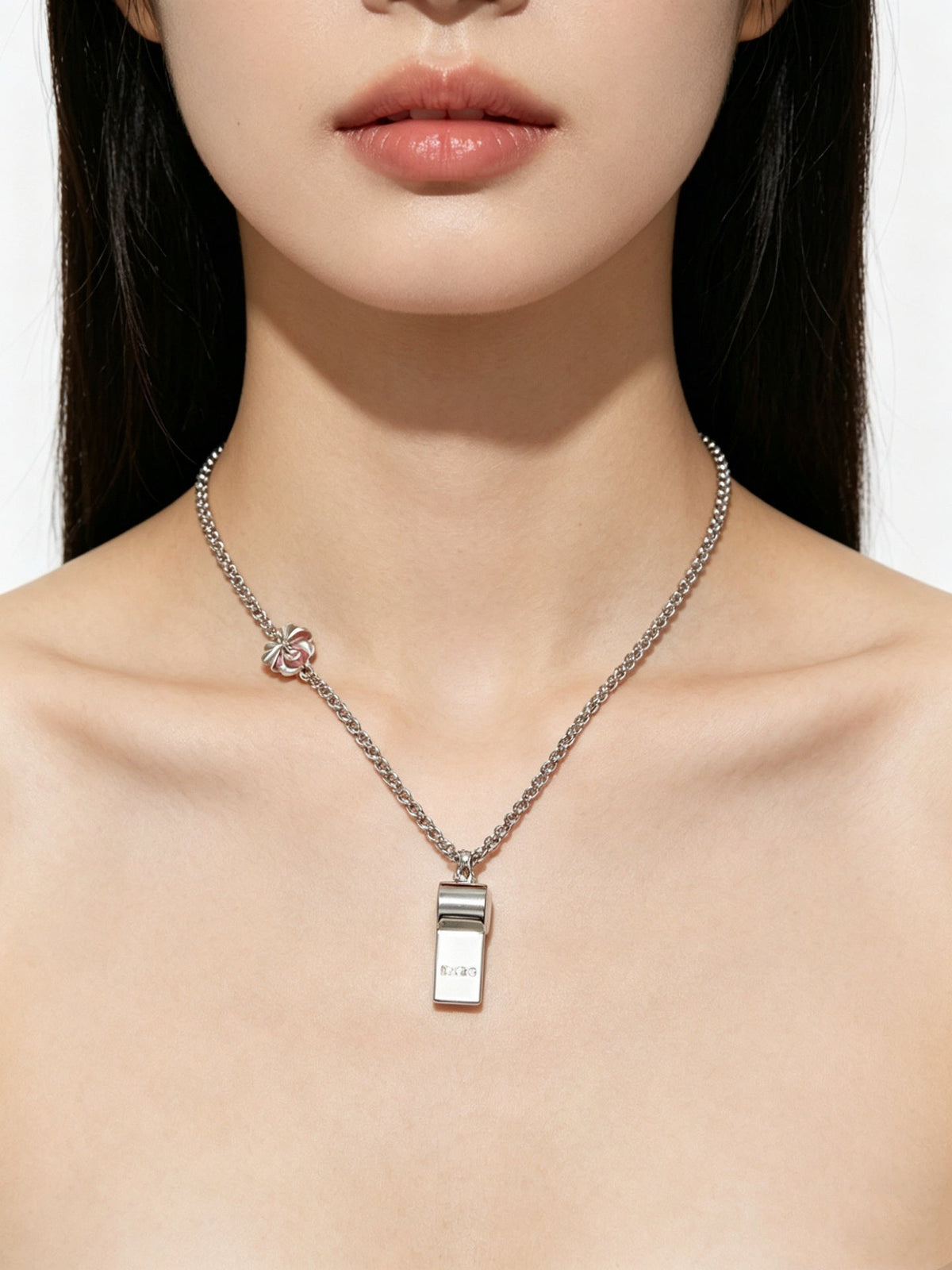 Martin Graham pendant necklace in polished metal-tone – side detail