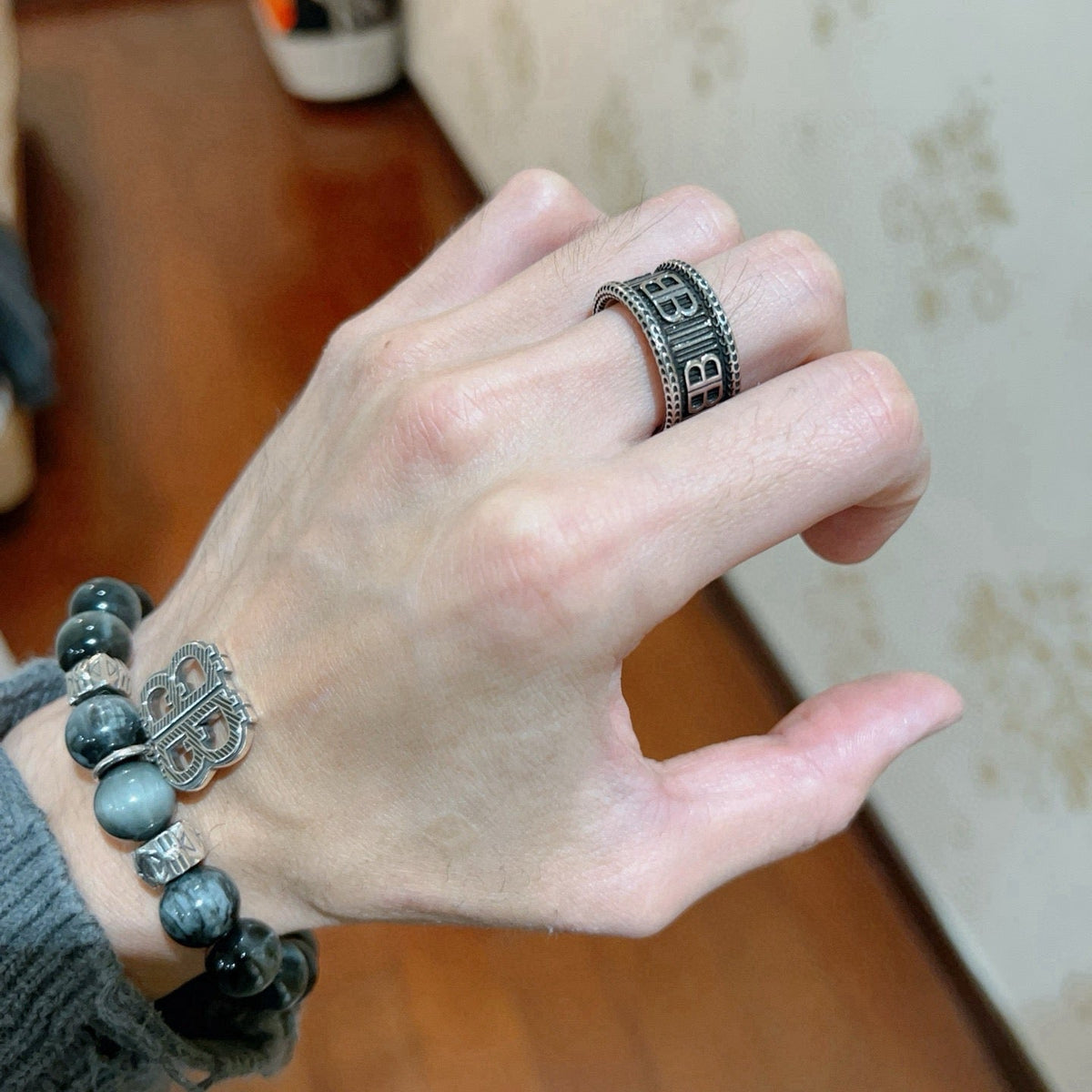 Martin Graham ring in polished metal-tone – detail view