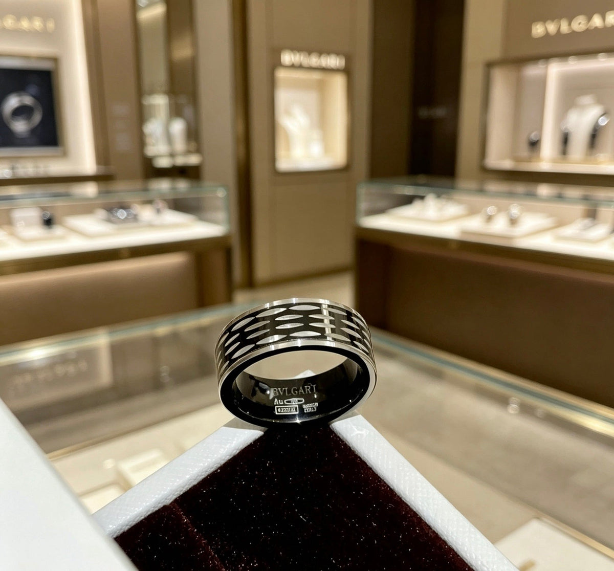 Martin Graham ring in polished metal-tone – close-up detail