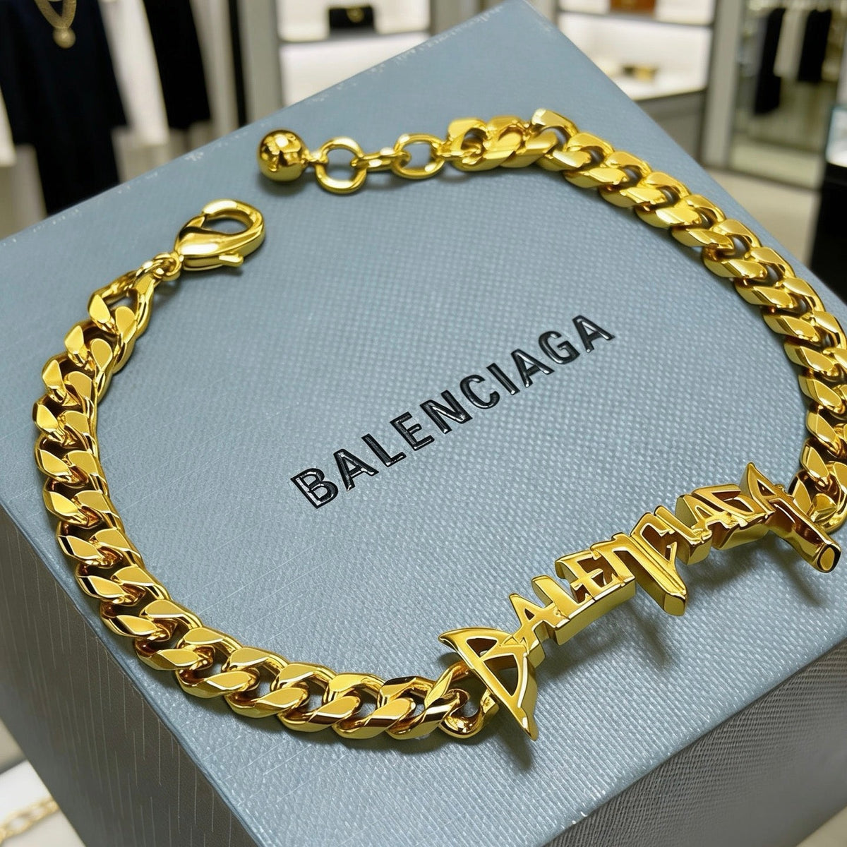 Martin Graham bracelet in polished metal-tone – detail view