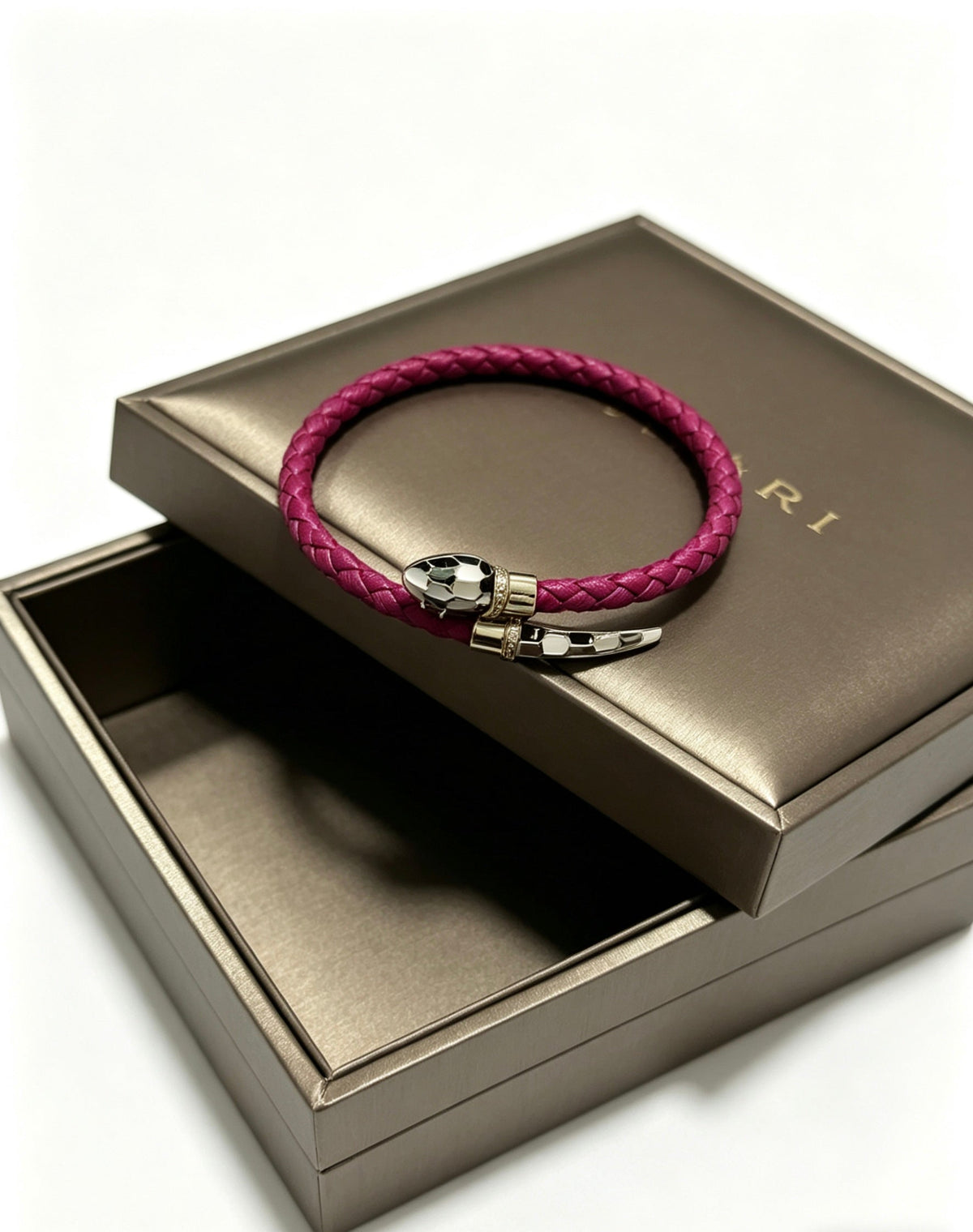Martin Graham bracelet in polished metal-tone – detail view