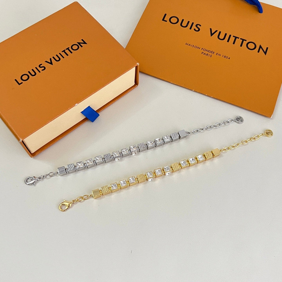 Martin Graham bracelet in polished metal-tone – front product view