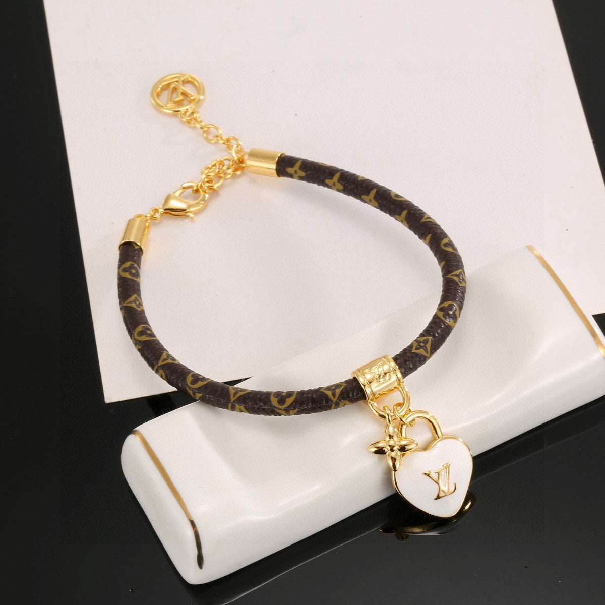 Martin Graham bracelet in polished metal-tone – detail view