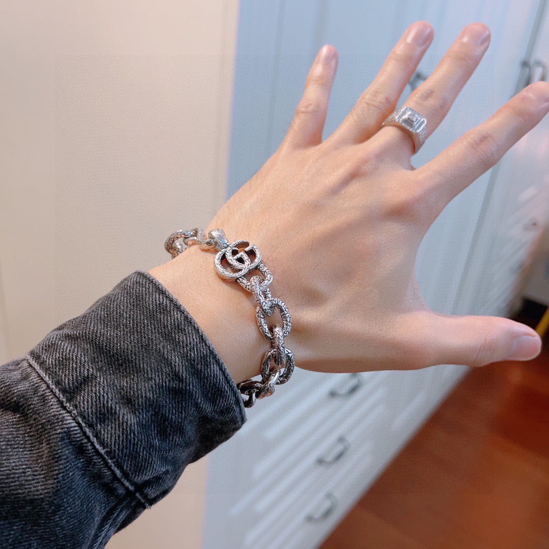 Martin Graham bracelet in polished metal-tone – detail view