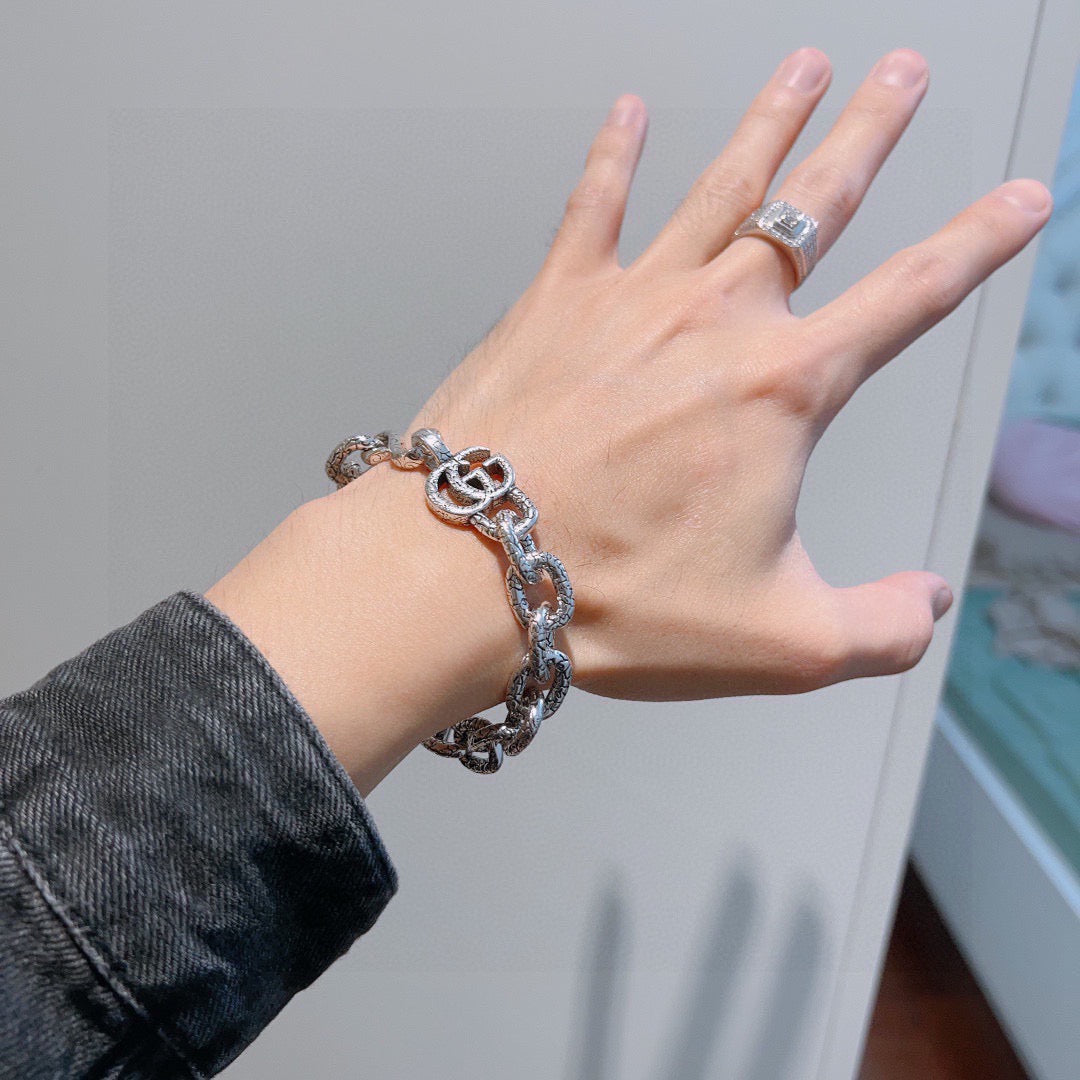 Martin Graham bracelet in polished metal-tone – detail view