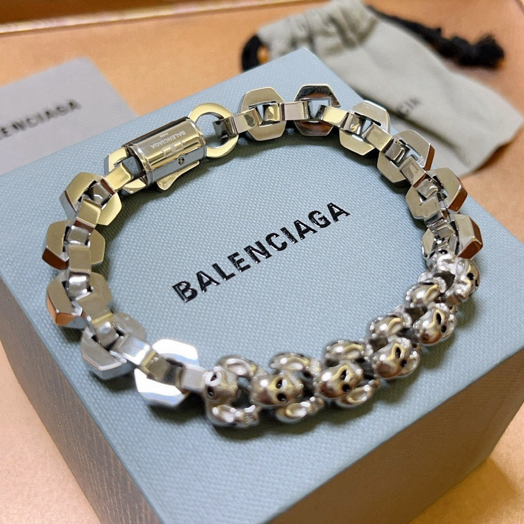 Martin Graham bracelet in polished metal-tone – side detail