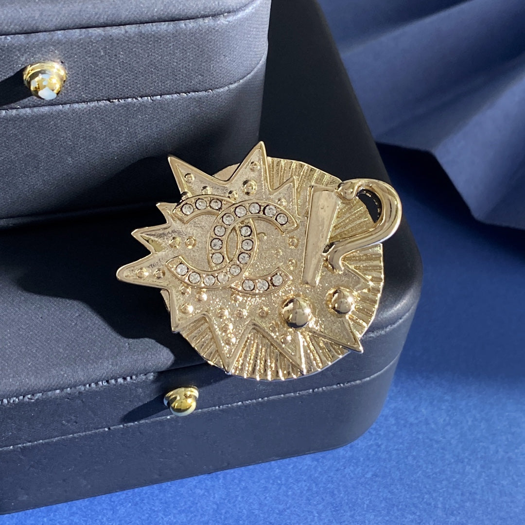 Martin Graham brooch in polished metal-tone – styled product view