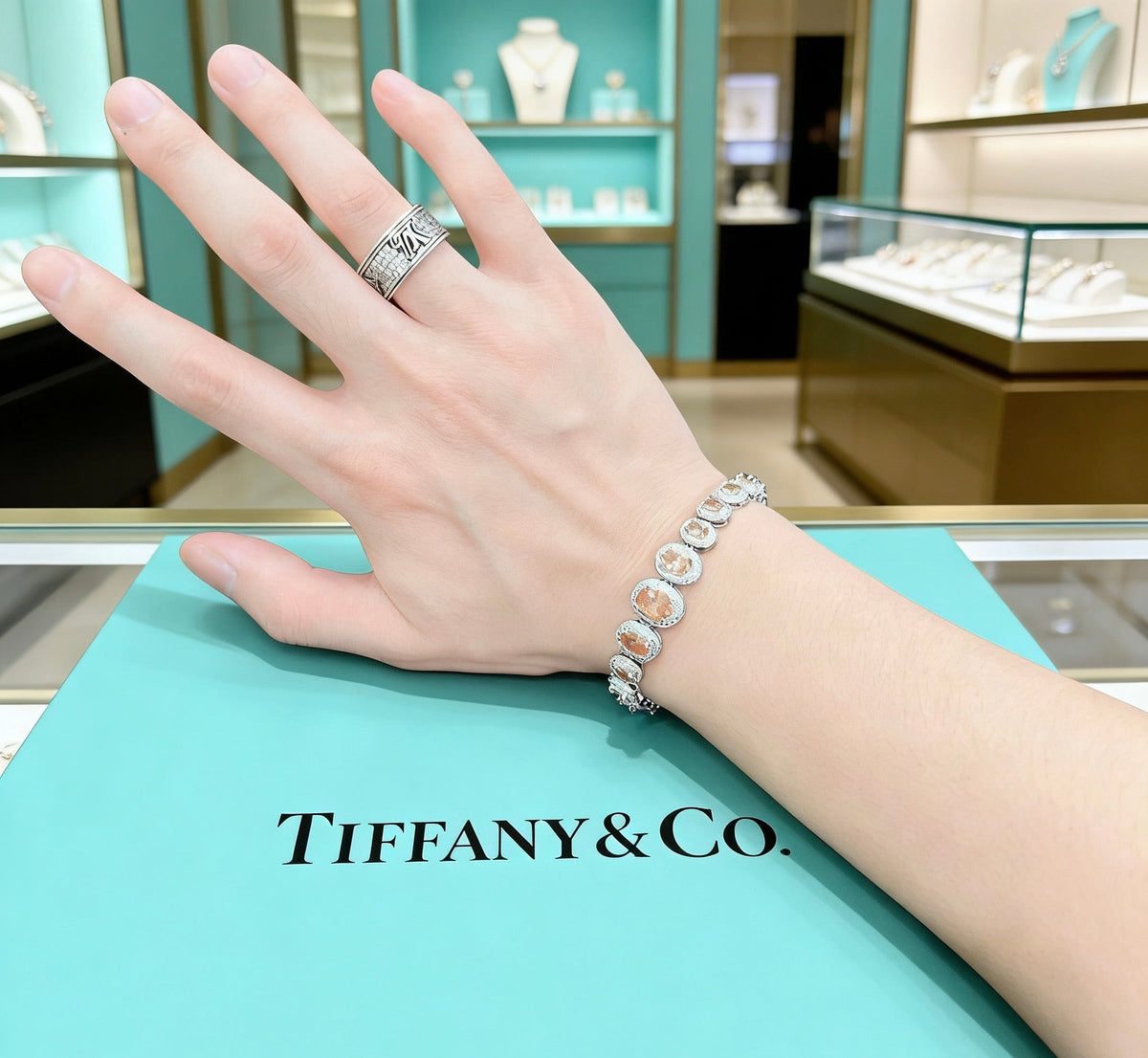 Martin Graham bracelet in polished metal-tone – close-up detail