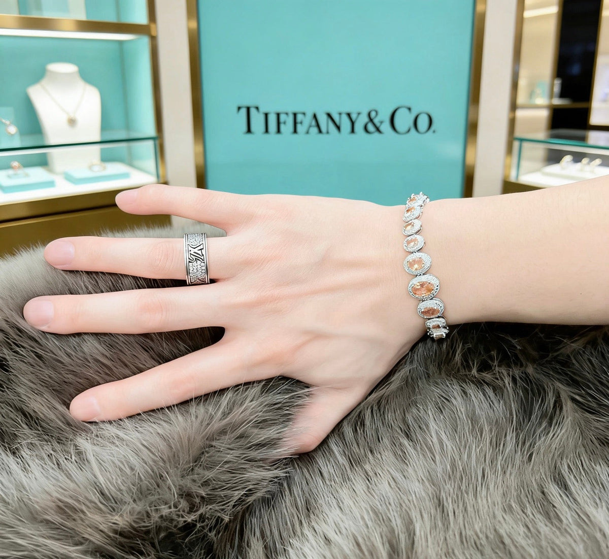 Martin Graham bracelet in polished metal-tone – detail view