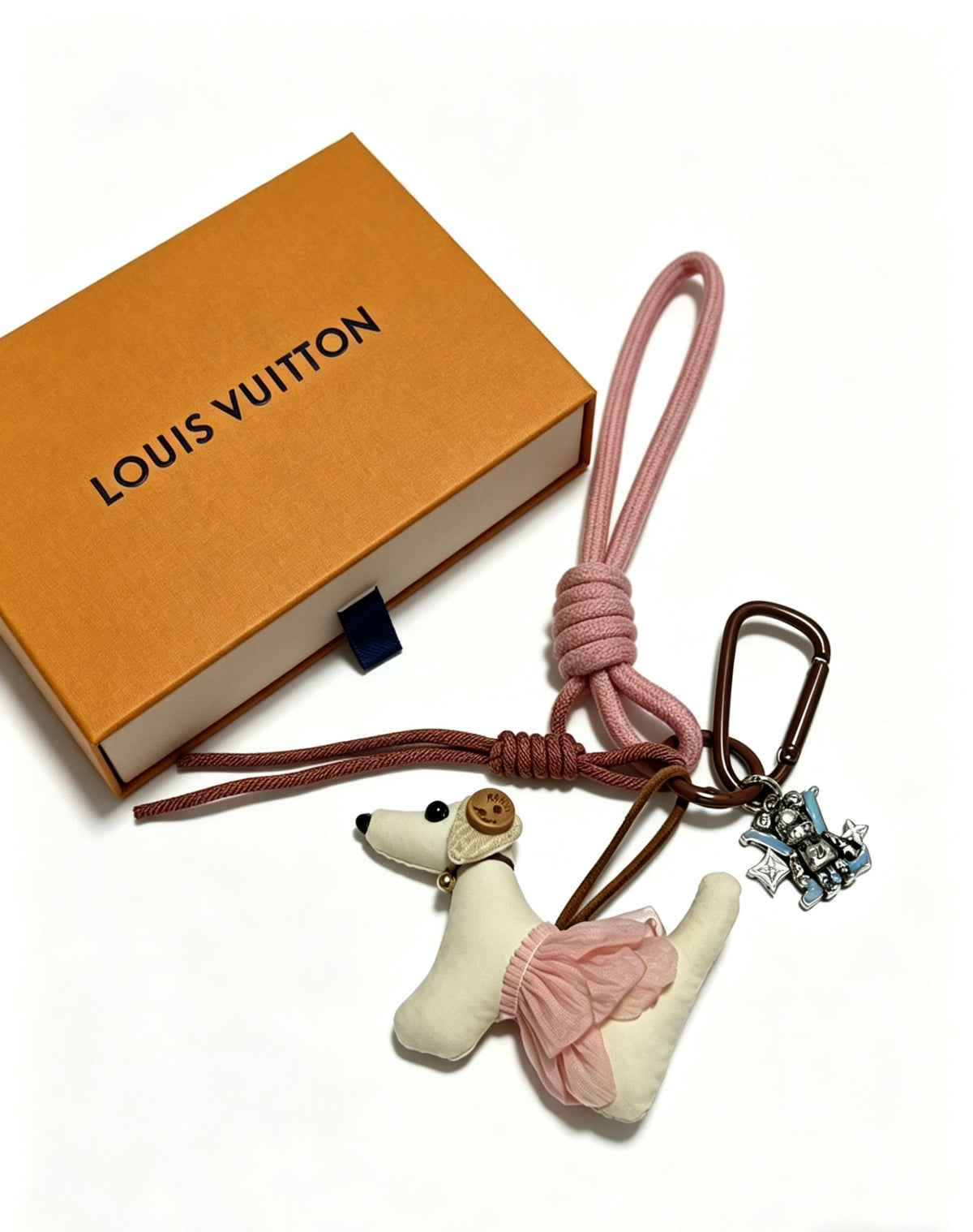 Martin Graham keychain in polished metal-tone – close-up detail