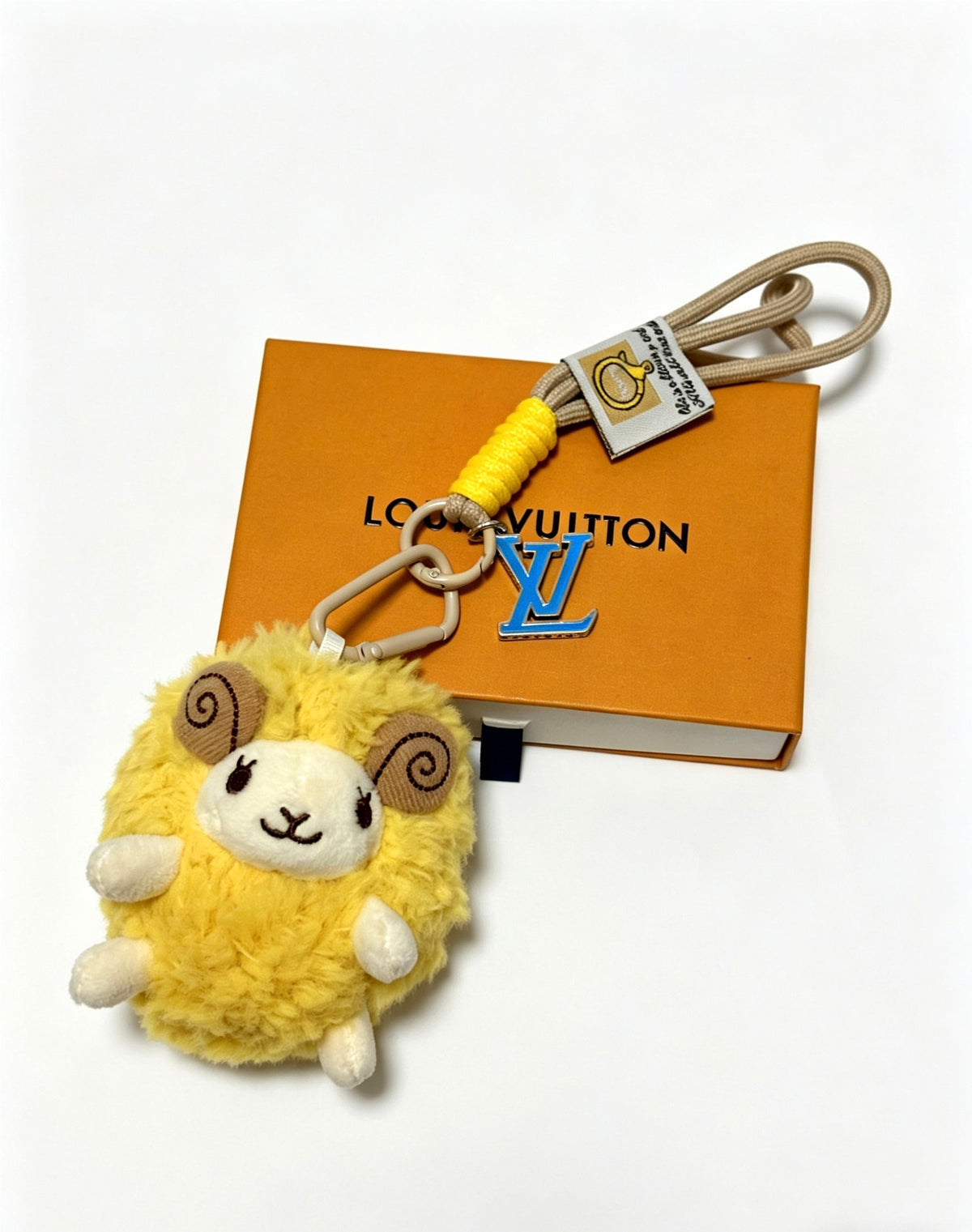 Martin Graham keychain in polished metal-tone – detail view