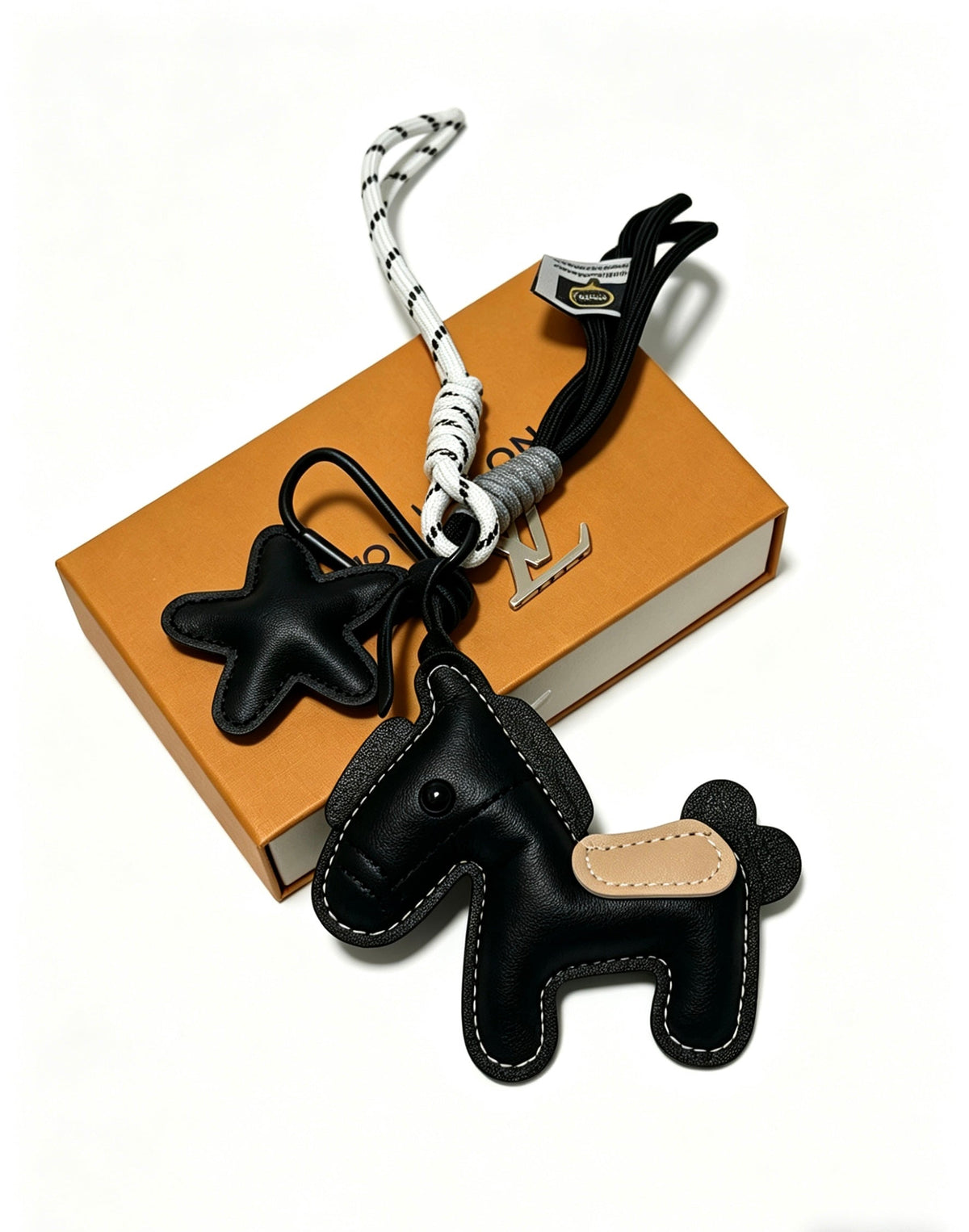 Martin Graham keychain in polished metal-tone – detail view