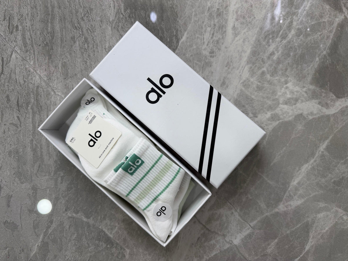 Chanel Emblem Details Ankle Socks - 5-Pair Set