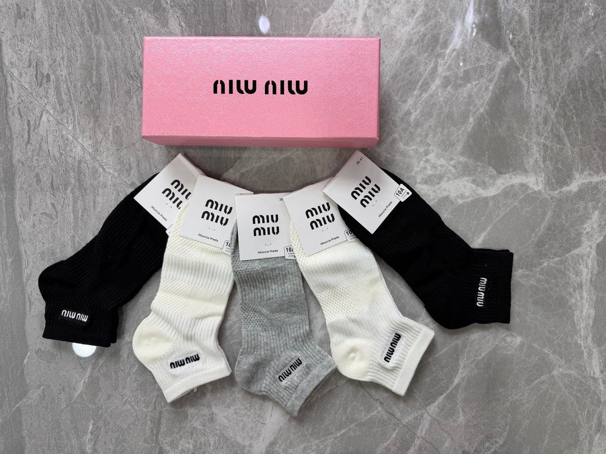 Miu Miu Clean Wordmark Details Ankle Socks