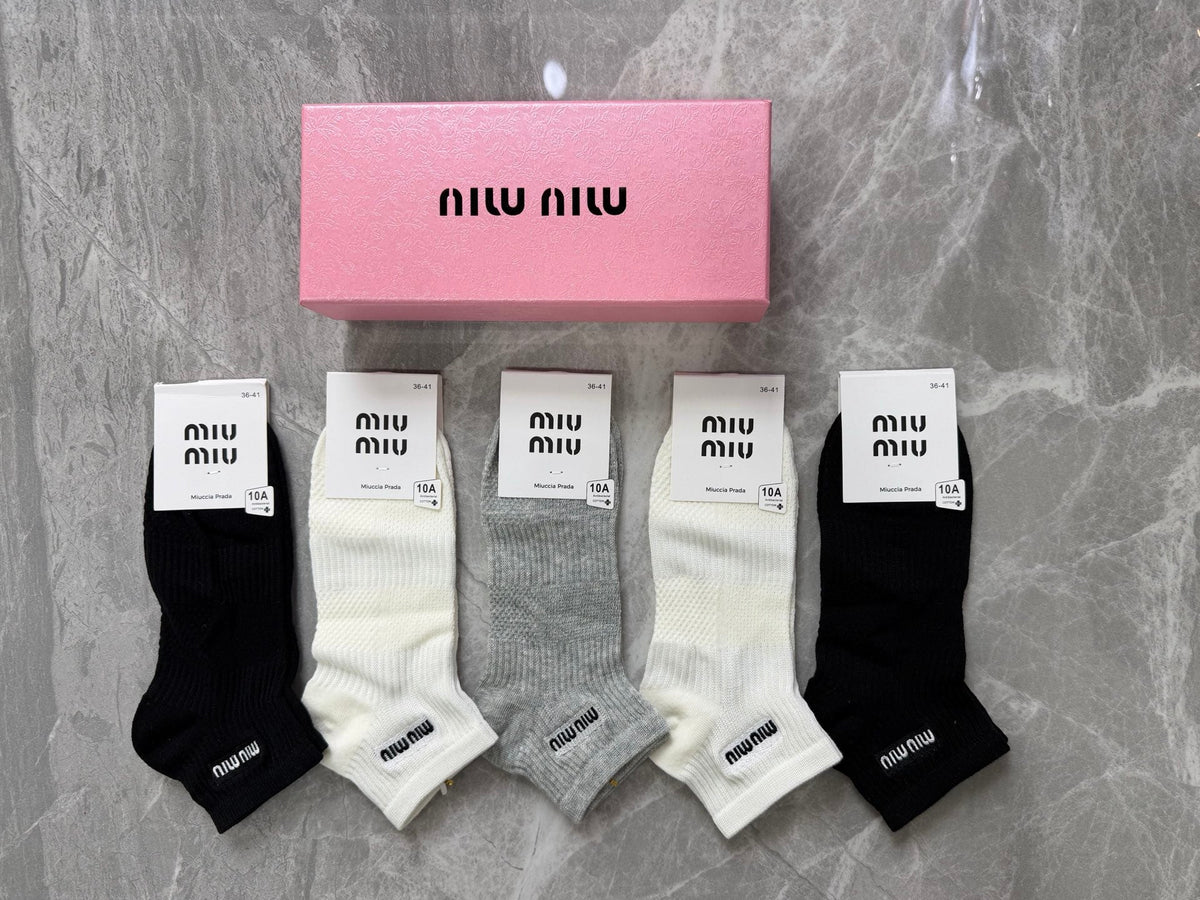 Miu Miu Clean Wordmark Details Ankle Socks
