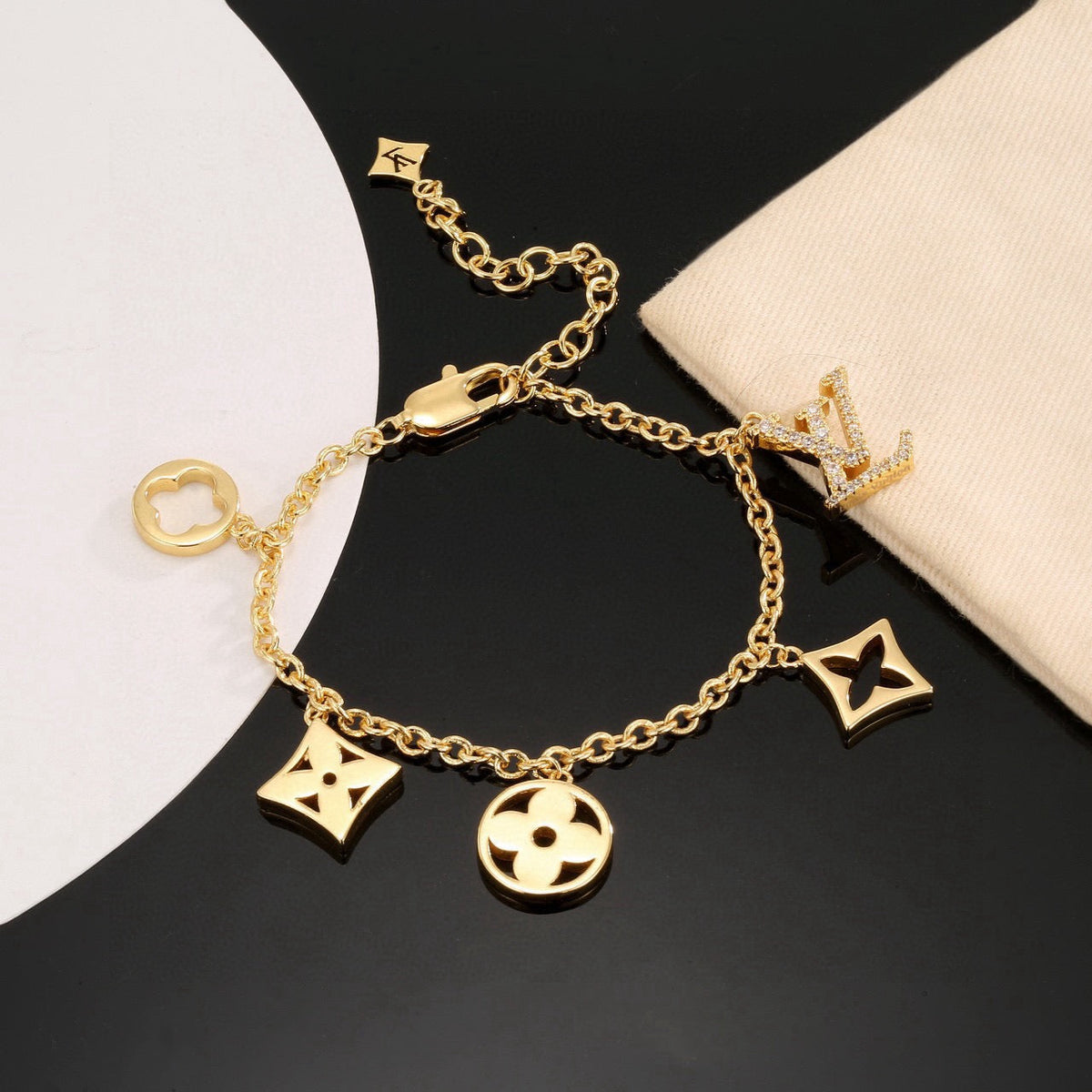 Martin Graham bracelet in polished metal-tone – close-up detail