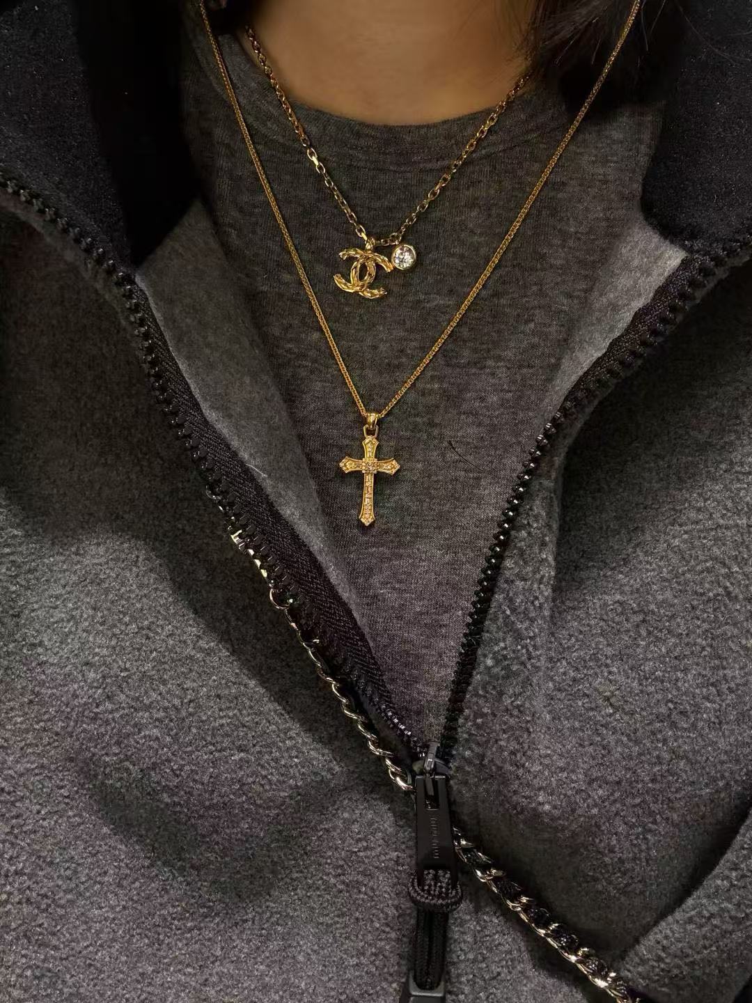 Martin Graham pendant necklace in polished metal-tone – detail view