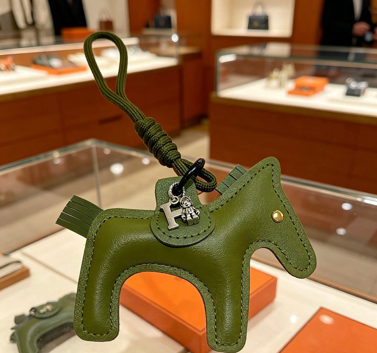 Martin Graham keychain in polished metal-tone – close-up detail