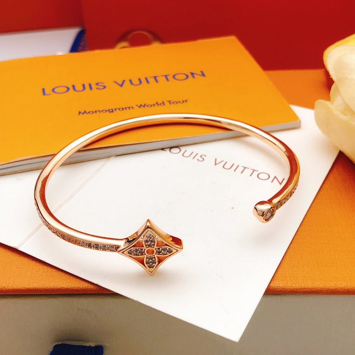 Martin Graham bangle in polished metal-tone – close-up detail