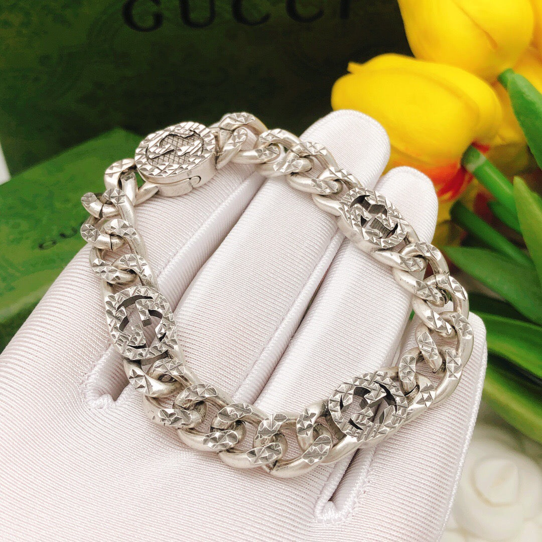 Martin Graham bracelet in polished metal-tone – side detail