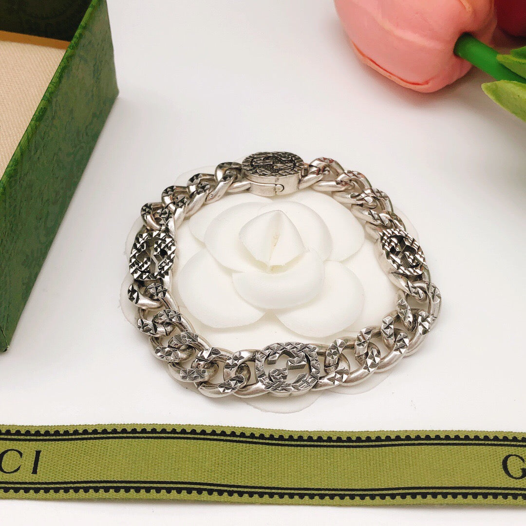 Martin Graham bracelet in polished metal-tone – close-up detail
