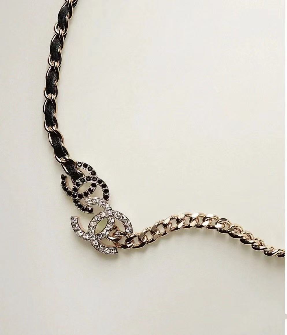 Martin Graham pendant necklace in polished metal-tone – close-up detail
