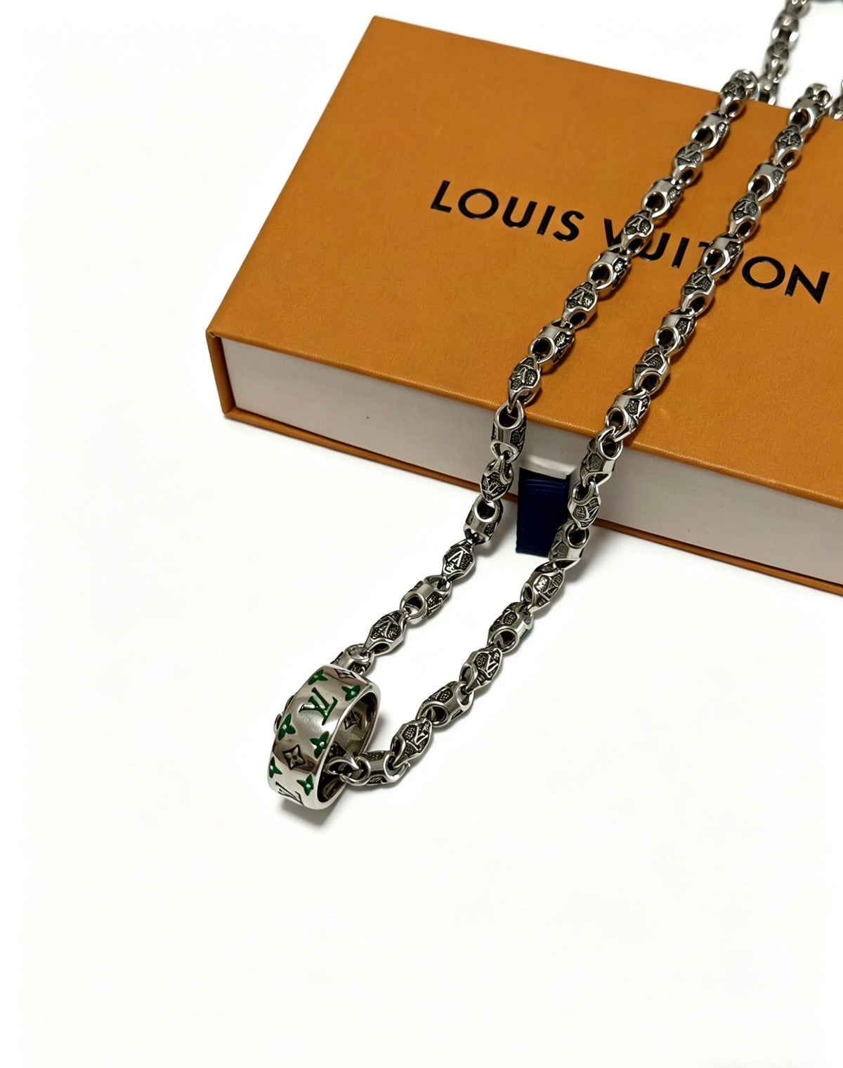 Martin Graham pendant necklace in polished metal-tone – detail view