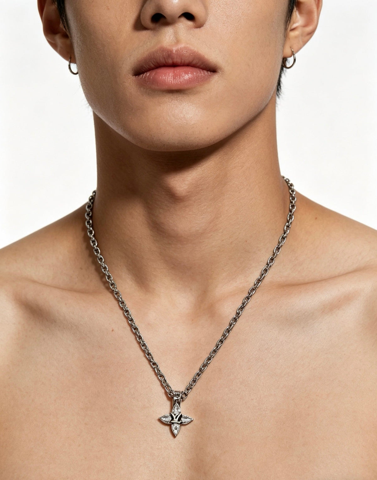 Martin Graham pendant necklace in polished metal-tone – side detail
