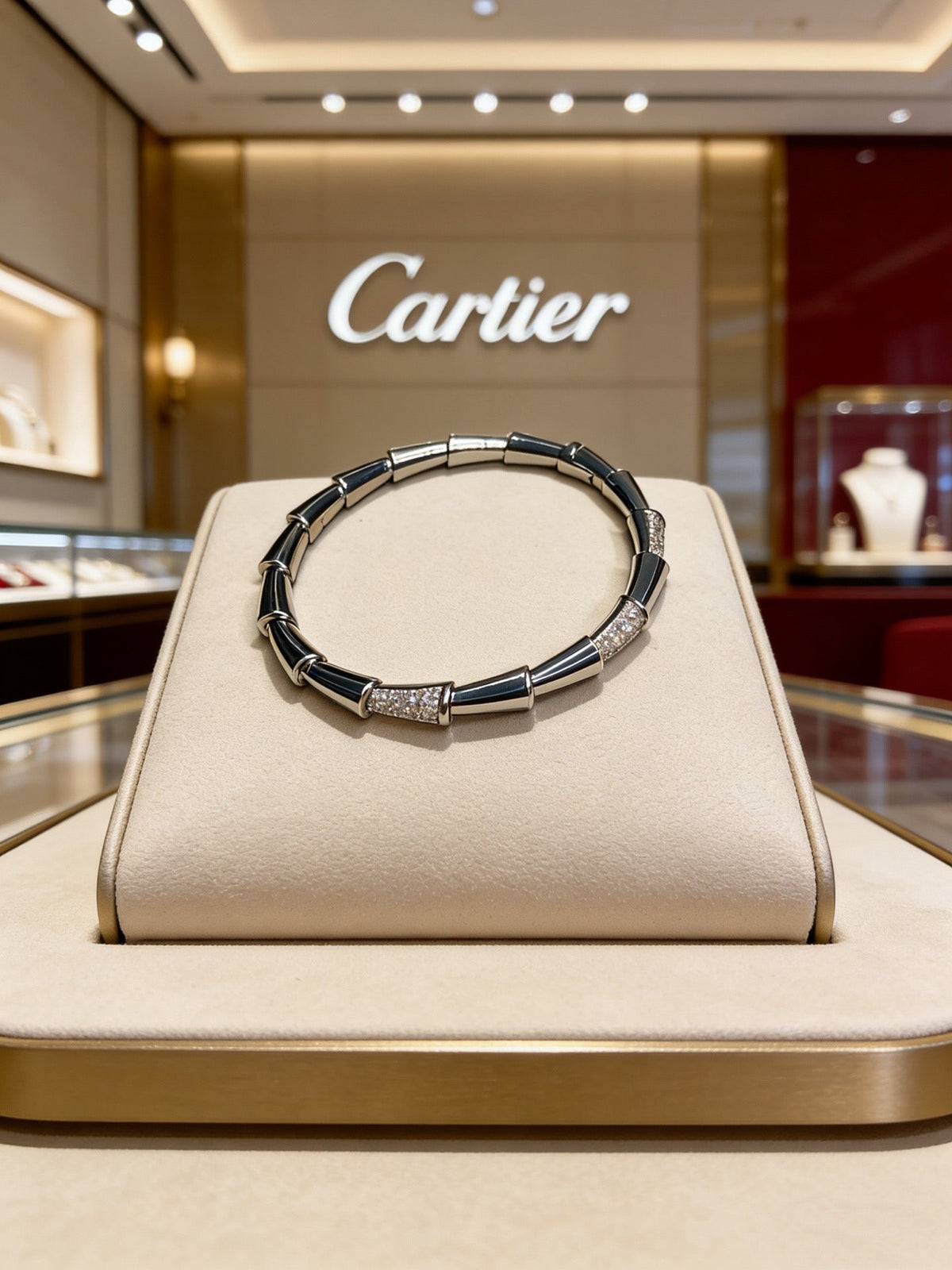 Martin Graham bracelet in polished metal-tone – close-up detail